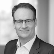 Glenn MacFarlane photo